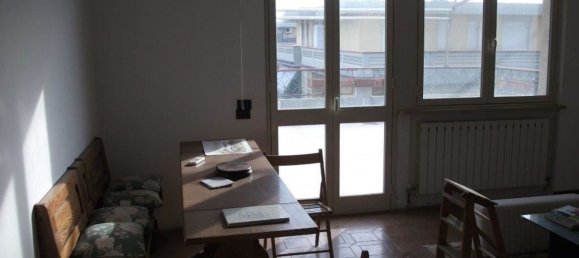 4 rooms Penthouse in Carrara, Italy No. 47582 11