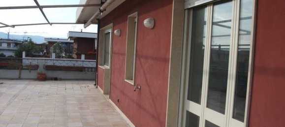 4 rooms Penthouse in Carrara, Italy No. 47582 3