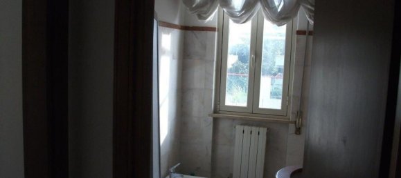 4 rooms Penthouse in Carrara, Italy No. 47582 6