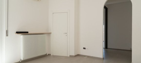 3 bedrooms Apartment in Forlì, Italy No. 373620 2