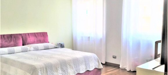 3 Schlafzimmer Wohnung in Turin, Italy, Nr. 350022 9
