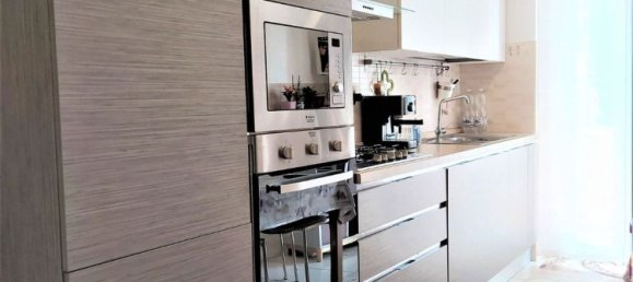 3 Schlafzimmer Wohnung in Turin, Italy, Nr. 350022 6