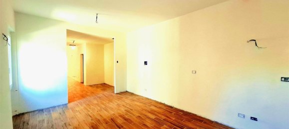 4 rooms Apartment in Poggio a Caiano, Italy No. 259064 16