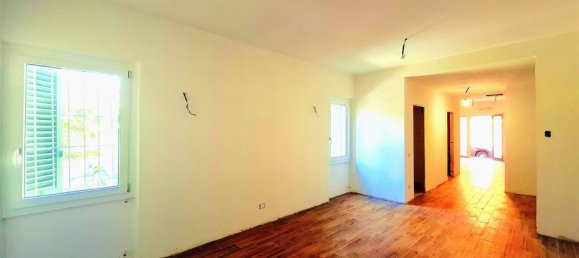 4 rooms Apartment in Poggio a Caiano, Italy No. 259064 15