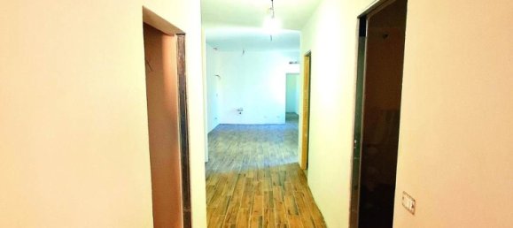 4 rooms Apartment in Poggio a Caiano, Italy No. 259064 12