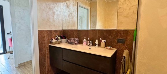 2 chambres Appartement à Cologno Monzese, Italy No. 323694 16