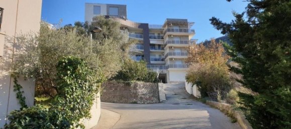 2 bedrooms Apartment in Budva, Montenegro No. 124 8