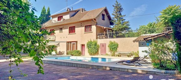 5 bedrooms House in Pont-de-Cheruy, France No. 192785 2