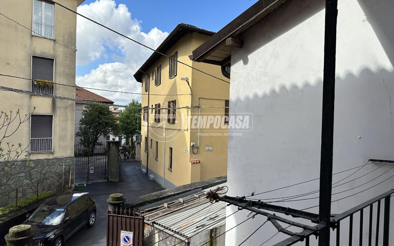 Студия в Мерате, Италия № 4702