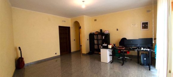 4 rooms Apartment in Acquaviva delle Fonti, Italy No. 91704 2