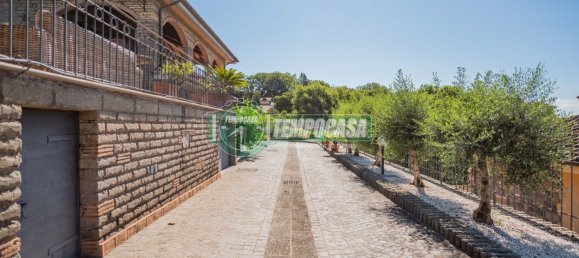 Villa de 6 habitaciónes en Trevignano Romano, Italy No. 298130 48