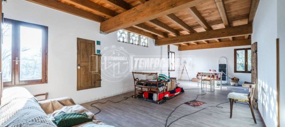 Casa de 1 dormitorio en Viano, Italy No. 112062 4