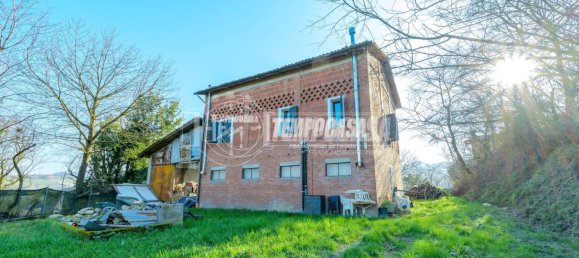 Casa de 1 dormitorio en Viano, Italy No. 112062 25