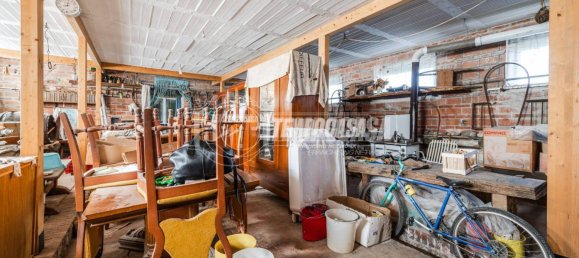 Casa de 1 dormitorio en Viano, Italy No. 112062 20