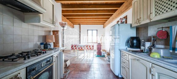 Casa de 1 dormitorio en Viano, Italy No. 112062 11