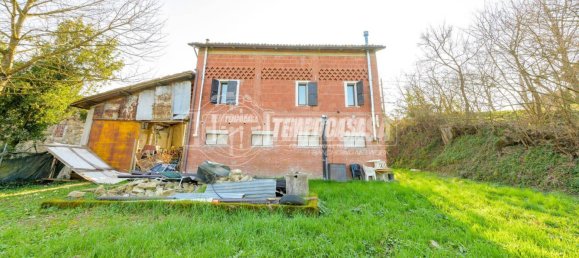 Casa de 1 dormitorio en Viano, Italy No. 112062 2