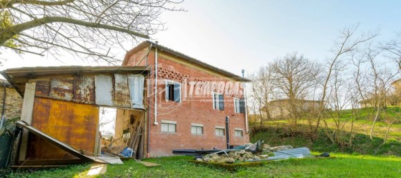 Casa de 1 dormitorio en Viano, Italy No. 112062 24