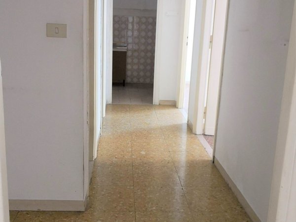 4 rooms Apartment in Rome, Italy No. 69845