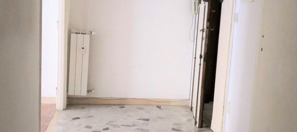 4 rooms Apartment in Rome, Italy No. 69845 3