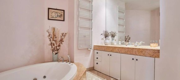 Apartamento de 3 dormitorios en Paris, France No. 167949 14