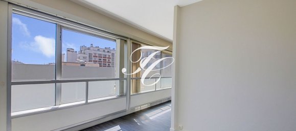 1 bedroom Apartment in Paris, France No. 105037 10