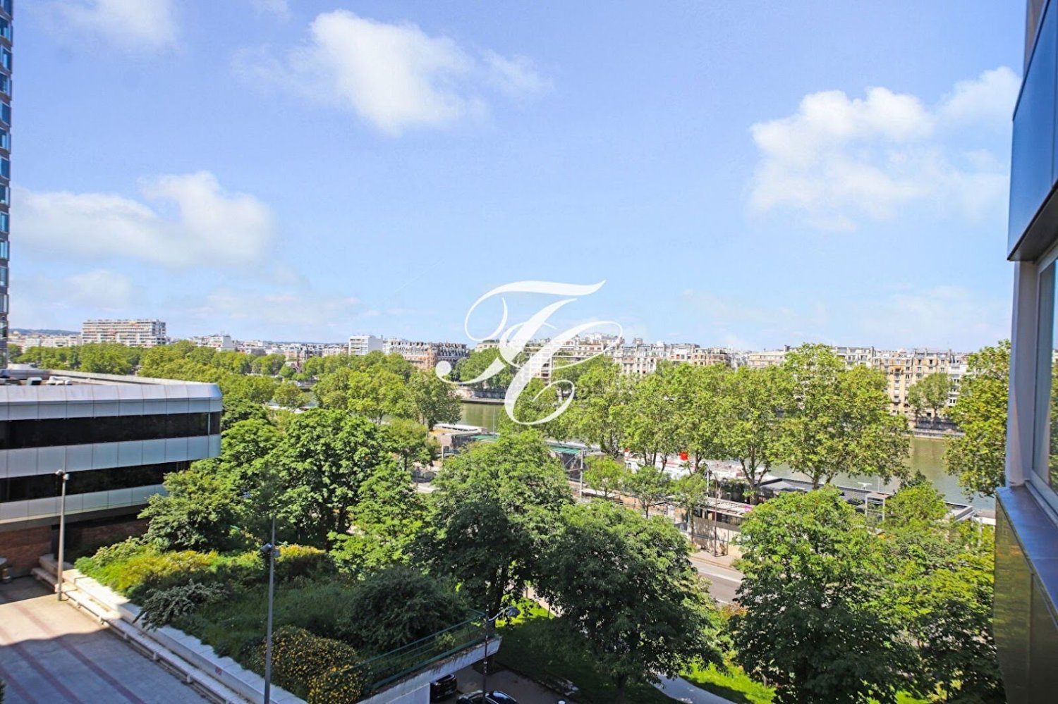 1 bedroom Apartment in Paris, France No. 105037