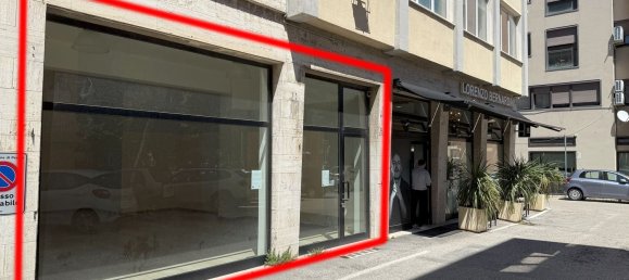 Gewerbliche Immobilie in Pesaro, Italy 64m², Nr. 308104 7