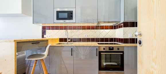 260m² Building in Lisbon, Portugal No. 70097 30