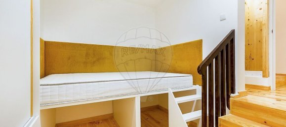 260m² Building in Lisbon, Portugal No. 70097 12