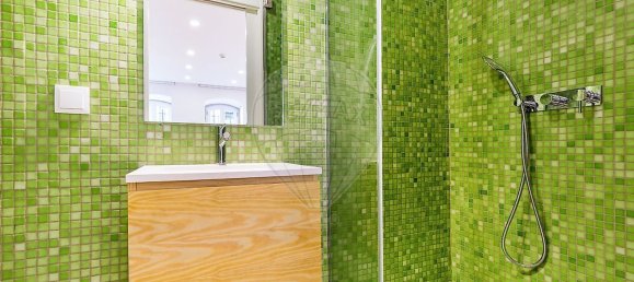 260m² Building in Lisbon, Portugal No. 70097 8