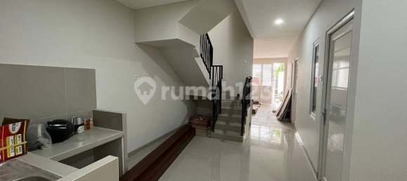 3 Schlafzimmer Haus in Grogol Petamburan, Indonesia, Nr. 2000 9