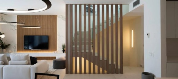 4 bedrooms Villa in Marbella, Spain No. 29271 8