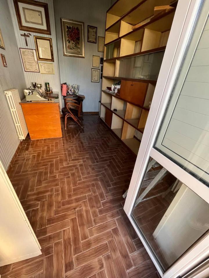 Квартира с 7 комнатами в Катандзаро, Италия № 33693