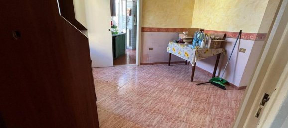 Квартира с 7 комнатами в Катандзаро, Италия № 33693 12