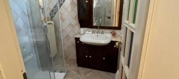 Квартира с 7 комнатами в Катандзаро, Италия № 33693 37