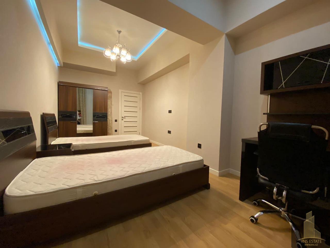 4 bedrooms Apartment in Khatay, Azerbaijan No. 1211