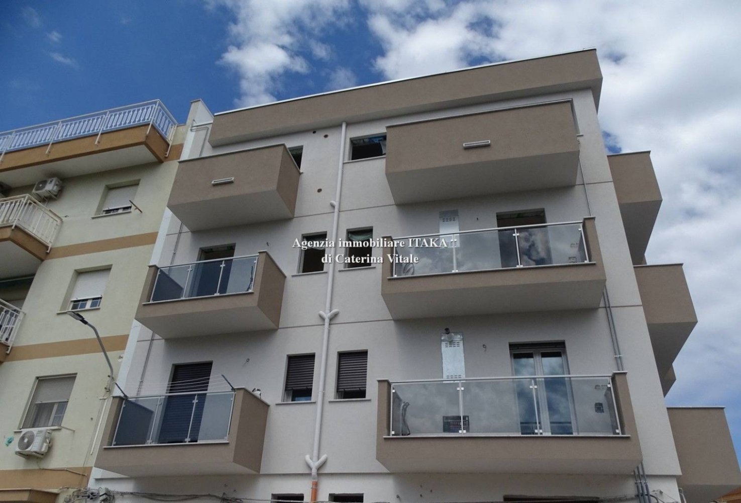 Apartamento de 3 dormitorios en Bagheria, Italy No. 321085