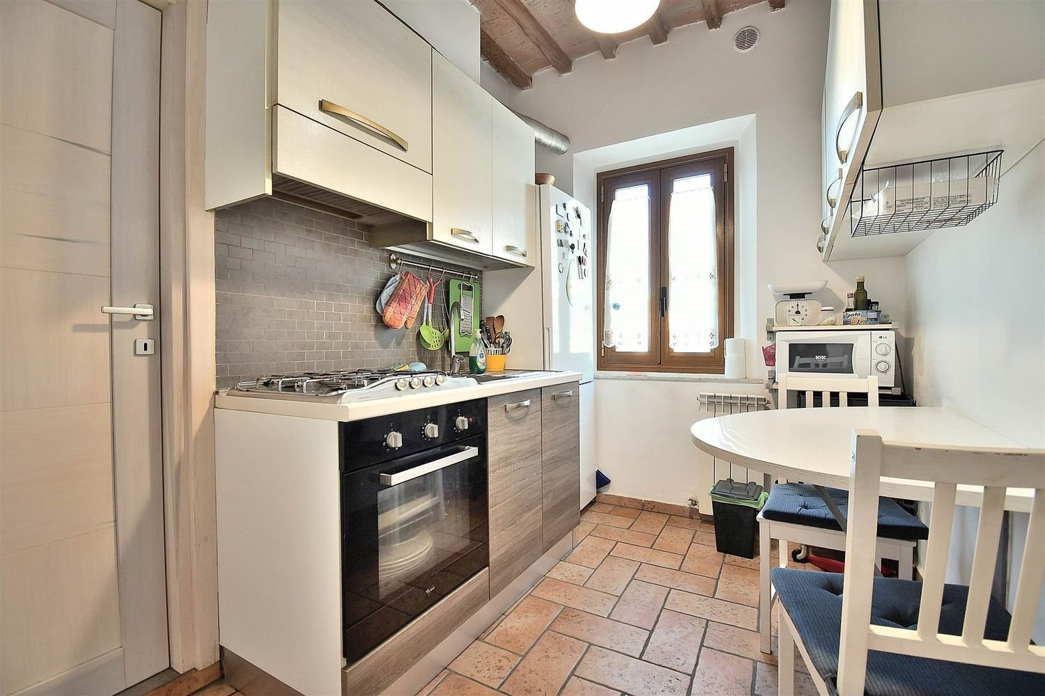 4 rooms Apartment in Siena, Italy No. 188533