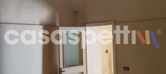 4 rooms House in Veglie, Italy No. 335303 11