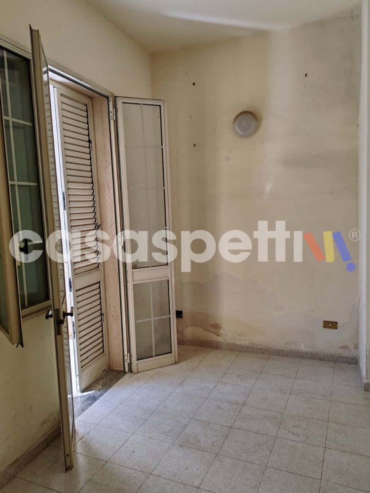 4 rooms House in Veglie, Italy No. 335303