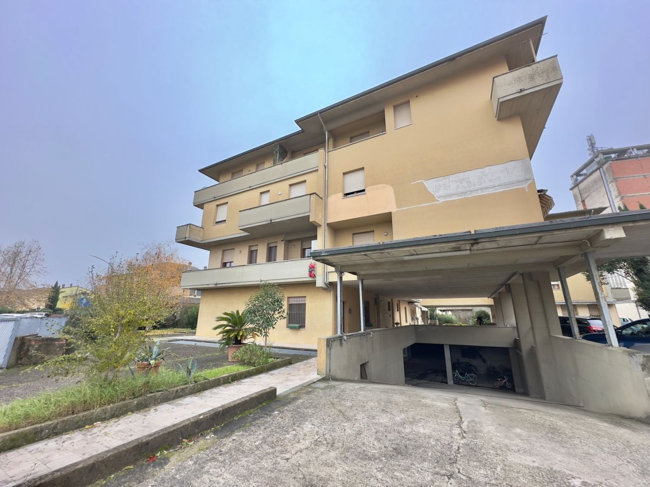 Apartamento de 3 habitaciónes en Ponsacco, Italy No. 42547