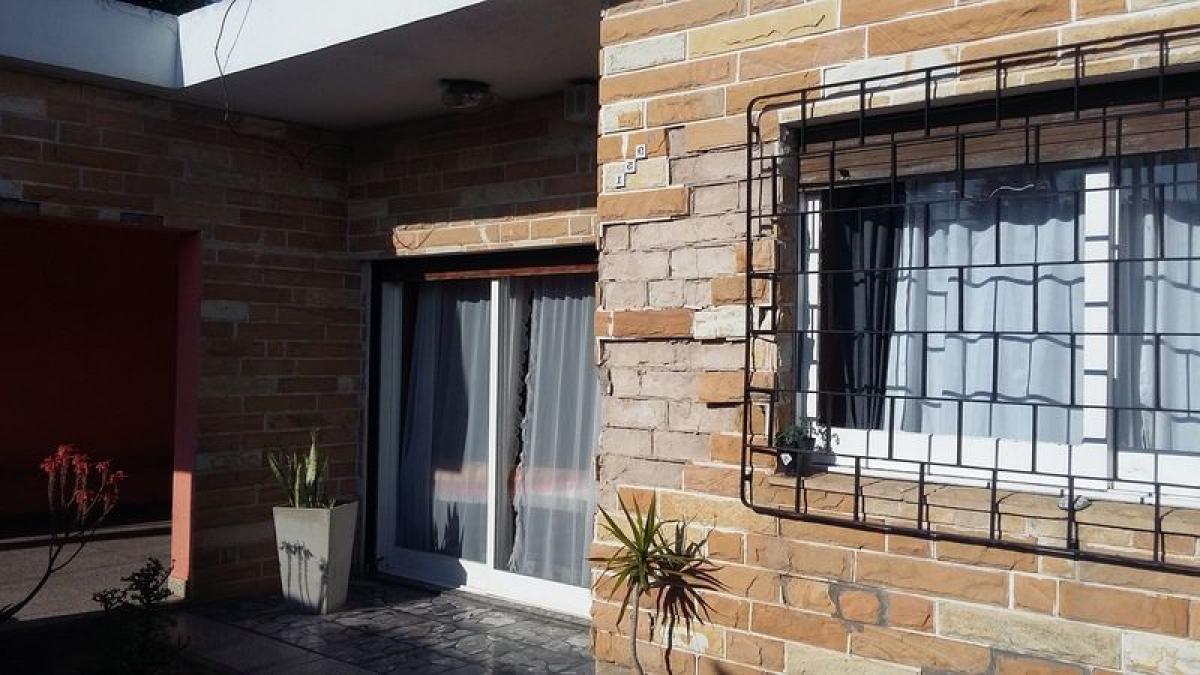 3 Schlafzimmer Haus in San Miguel, Argentina, Nr. 81173