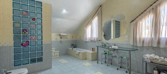 5 bedrooms House in Las Gabias, Spain No. 147282 27