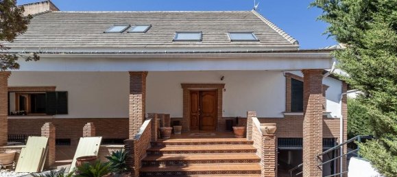 5 bedrooms House in Las Gabias, Spain No. 147282 2