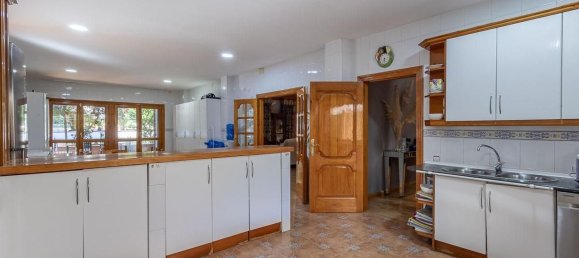 5 bedrooms House in Las Gabias, Spain No. 147282 12