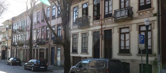 4 bedrooms House in Porto, Portugal No. 26645 13