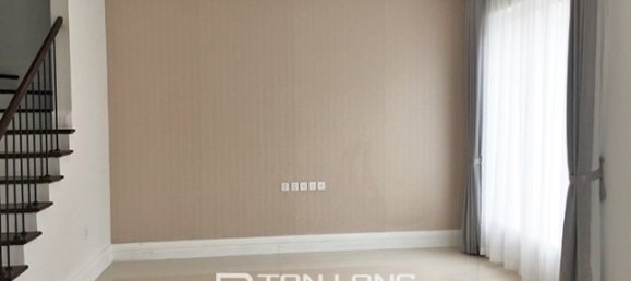 3 bedrooms Villa in Long Bien, Vietnam No. 3148 2