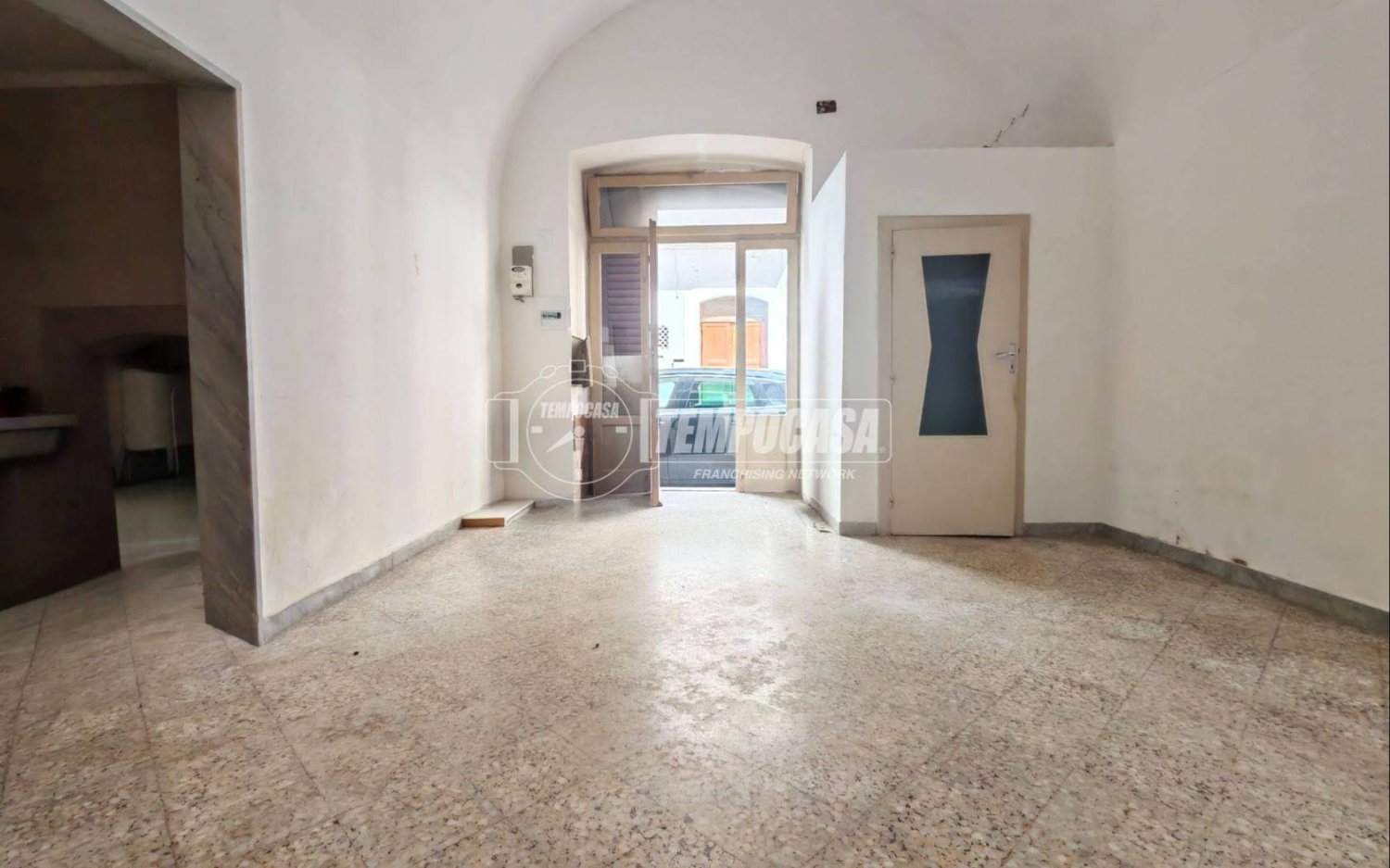 2 bedrooms House in Gioia del Colle, Italy No. 316493