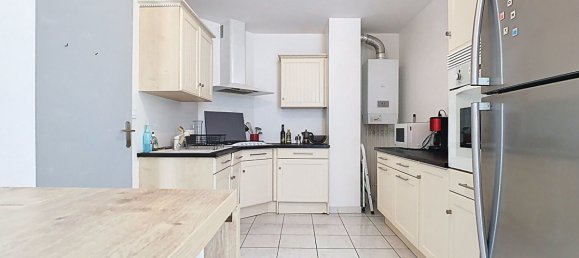 4 rooms Apartment in Marseille, France No. 339477 3