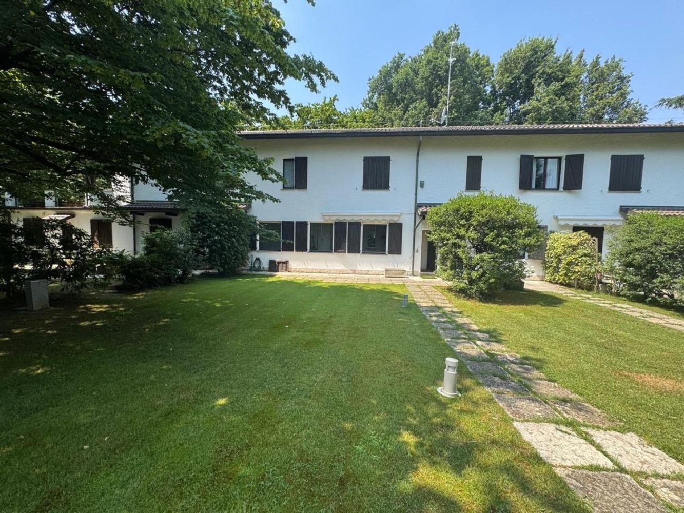 2 bedrooms Apartment in Barlassina, Italy No. 373817